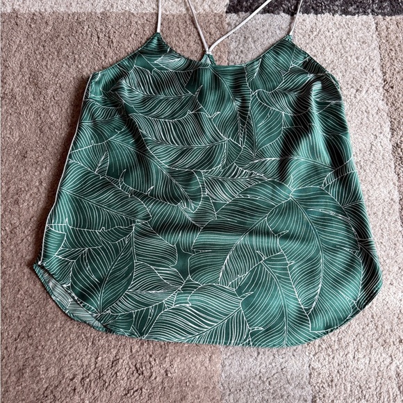 Victoria's Secret Green Leaf Print Camisole- small/medium - Picture 1 of 3